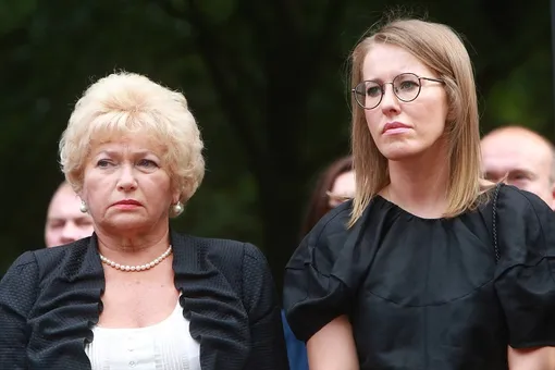 Ксения Собчак почтила память отца Ксения Собчак почтила память отца