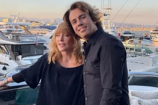 «Так выглядит любовь»: Максим Галкин* опубликовал новое селфи с Аллой Пугачевой