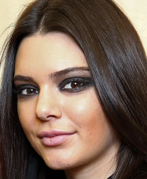 Как выглядят 10 звёзд крупным планом: фото без фильтров и Фотошопа Как выглядят 10 звёзд крупным планом: фото без фильтров и Фотошопа