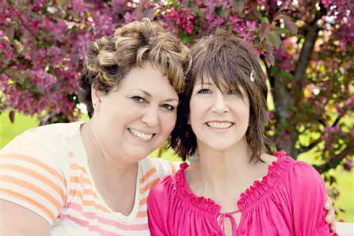 «Она знала, что скоро умрет, и искала приемную маму для своего сына. Мы не могли отказать» «Она знала, что скоро умрет, и искала приемную маму для своего сына. Мы не могли отказать»