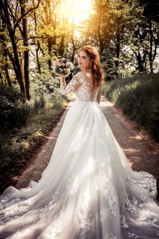 Некоторые пользователи сочли, что на свадьбе должна блистать только невеста Некоторые пользователи сочли, что на свадьбе должна блистать только невеста