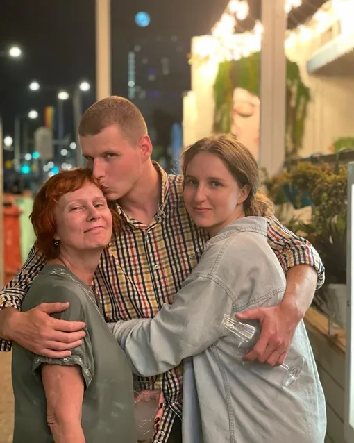 Старшие дети Максима Виторгана Даниил и Полина с матерью- Викторией Верберг