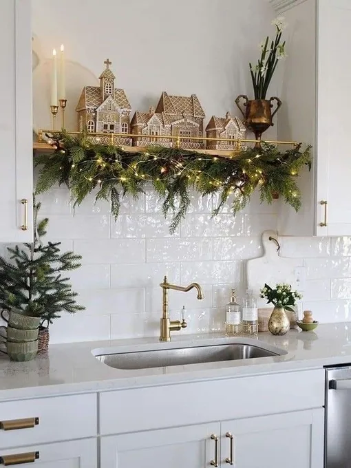 Стильная композиция из лапника поможет украсить дом и кухню к новому году 2026 Стильная композиция из лапника поможет украсить дом и кухню к новому году 2026