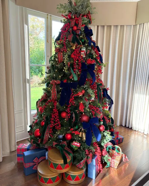 Елка в стиле Ральфа Лорена — стильный выбор для украшения елки и дома в год Огненной лошади. Елка в стиле Ральфа Лорена — стильный выбор для украшения елки и дома в год Огненной лошади.