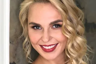 Улыбка на миллион: Пелагея с дочерью впервые посетила новогодний утренник Улыбка на миллион: Пелагея с дочерью впервые посетила новогодний утренник