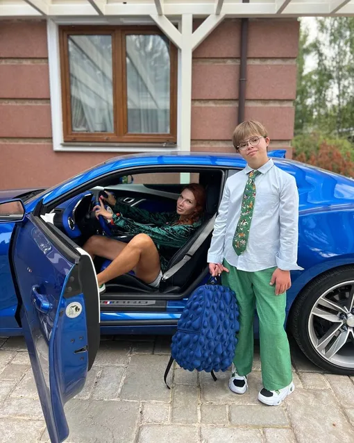 Эвелина Блёданс с сыном Семёном в 2025 году Эвелина Блёданс с сыном Семёном в 2025 году