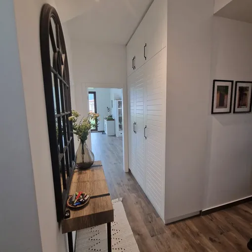 Современная прихожая фото интерьера