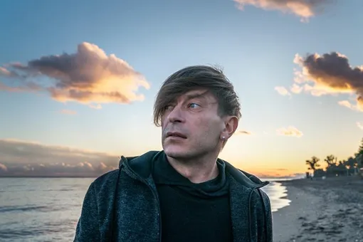 Кулинарный талант супруги довел солиста «Би-2» до больницы Кулинарный талант супруги довел солиста «Би-2» до больницы