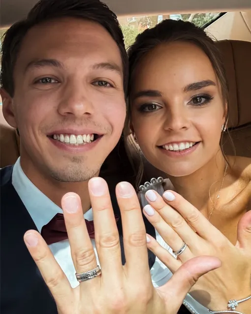 Дина Аверина и Дмитрий Соловьёв в день свадьбы 7 июля 2025 года