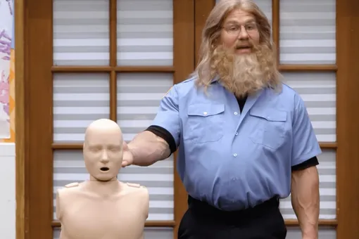 8-летний мальчик спас сестру от удушья, вспомнив инструкцию с детского канала 8-летний мальчик спас сестру от удушья, вспомнив инструкцию с детского канала