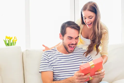 Кто он — геймер, спортсмен или интеллектуал? Идеи подарков на 23 февраля (видео) Кто он — геймер, спортсмен или интеллектуал? Идеи подарков на 23 февраля (видео)