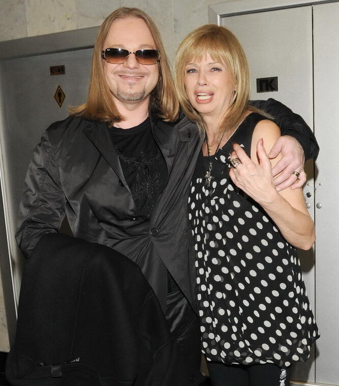 Жалаңаш француз актрисасы Эммануэль Берт