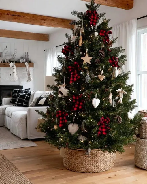 Елка в скандинавском стиле — стильный выбор для встречи года Огненной лошади. Елка в скандинавском стиле — стильный выбор для встречи года Огненной лошади.