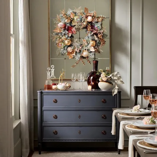 куда повесить венок на новый год