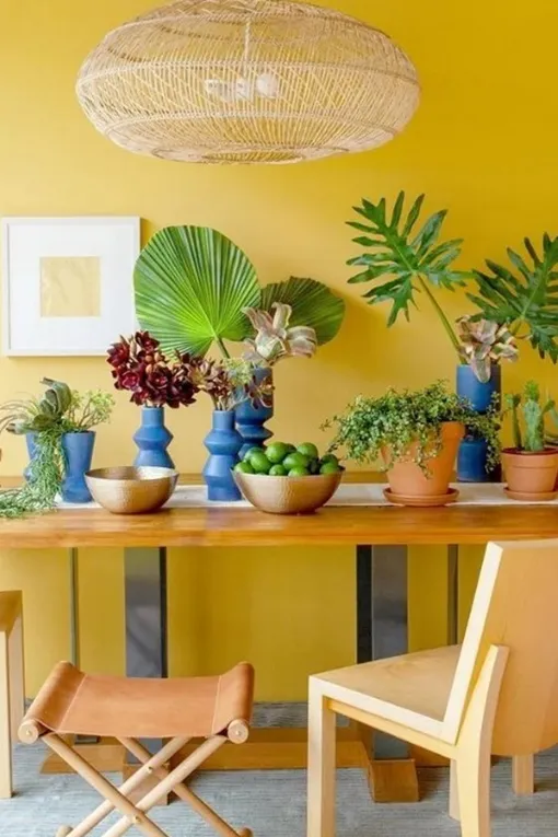 Яркий желтый цвет подходит как для больших, так и маленьких кухонь Яркий желтый цвет подходит как для больших, так и маленьких кухонь