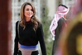 Сын королевы Иордании Хусейн с супругой Раджвой впервые вышли в свет после свадьбы. Фото Сын королевы Иордании Хусейн с супругой Раджвой впервые вышли в свет после свадьбы. Фото