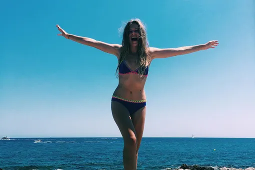 15-летняя дочь Веры Брежневой похвасталась идеальной фигурой 15-летняя дочь Веры Брежневой похвасталась идеальной фигурой