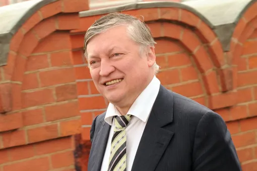 Чемпион мира по шахматам Анатолий Карпов попал в больницу с травмой головы Чемпион мира по шахматам Анатолий Карпов попал в больницу с травмой головы