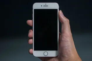 Студент из Китая отправил сообщение умершему отцу. Того, что было дальше, он не ожидал