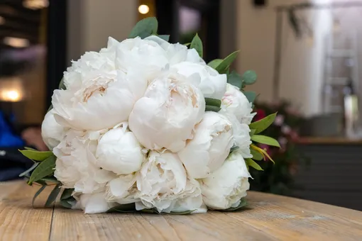 свадебный букет с пионами