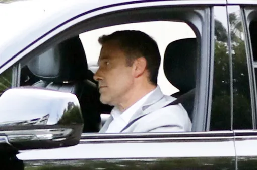 Бен Аффлек без бороды 28 августа 2025 года Бен Аффлек без бороды 28 августа 2025 года