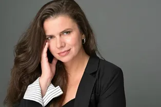 Звезду сериала «СашаТаня» избили ложкой для обуви в фитнес-клубе Звезду сериала «СашаТаня» избили ложкой для обуви в фитнес-клубе