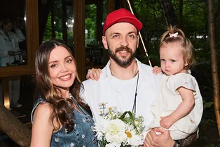 Ассоль и ST собрали друзей на звездный пикник