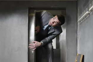 Дядя, достань воробушка! Пользователи соцсети показали, как живут высокие люди