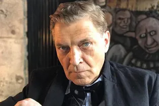 Александр Невзоров проверил себя на совместимость с енотами Александр Невзоров проверил себя на совместимость с енотами