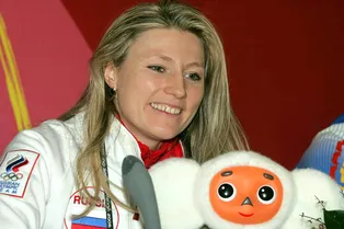 Дружит с принцем, чемпионка, настоящий подполковник: 7 фактов о Светлане Журовой