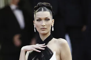 Белла Хадид впервые рассказала, что сделала пластическую операцию в 14 лет