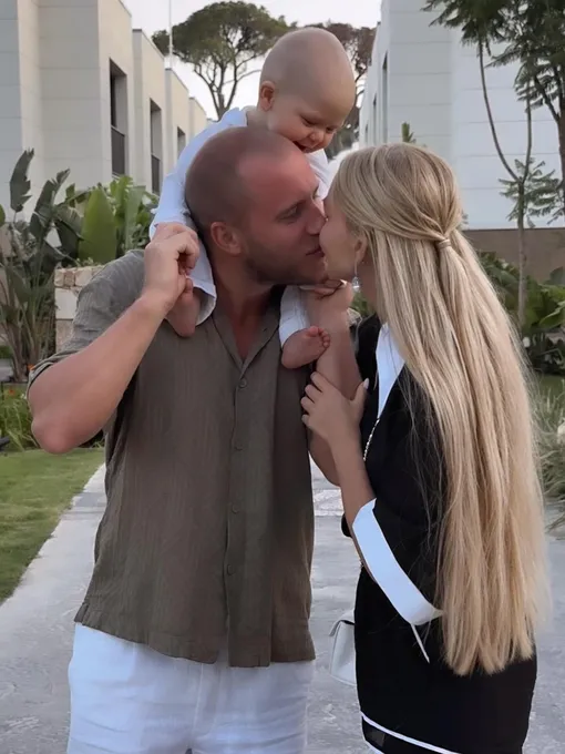 Мария Погребняк и Игорь Головинский с сыном Владимиром