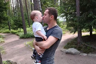 Александр Кержаков утверждает, что не может отдать сына бывшей жене, потому что тот «не узнает мать» Александр Кержаков утверждает, что не может отдать сына бывшей жене, потому что тот «не узнает мать»