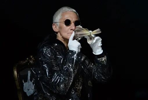 Роза Хайруллина в спектакле «Макбет» по пьесе У. Шекспира в постановке польского режиссера Яна Кляты на основной сцене МХТ им. Чехова. Роза Хайруллина в спектакле «Макбет» по пьесе У. Шекспира в постановке польского режиссера Яна Кляты на основной сцене МХТ им. Чехова.