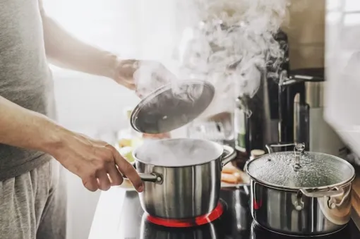 Кипяток для замороженных пельменей — худший враг