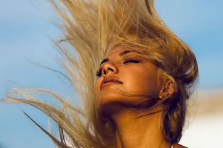 Что делать, если сильно электризуются волосы