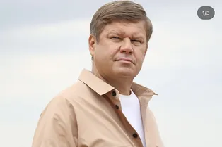 «Иду вперёд и неуклонно побеждаю»: Дмитрий Губерниев выложил детское фото в честь дня рождения