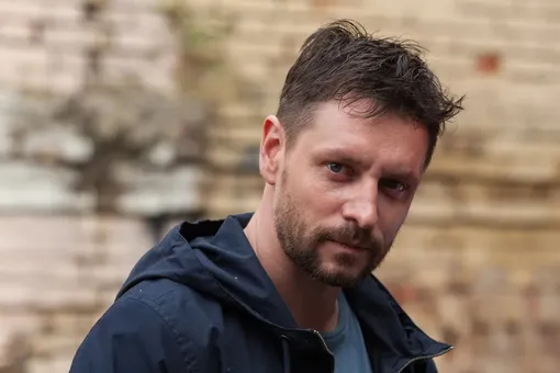 «Технарь», «Хрустальный», «Перри Мейсон»: 8 детективных сериалов на любой вкус «Технарь», «Хрустальный», «Перри Мейсон»: 8 детективных сериалов на любой вкус