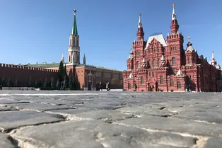 Названы три профессии, представители которых работают сверхурочно чаще других