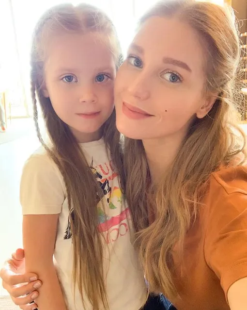 Кристина Асмус с дочерью Кристина Асмус с дочерью