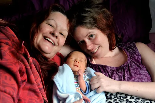 Джемма с сыном и мамой Джулией Джемма с сыном и мамой Джулией