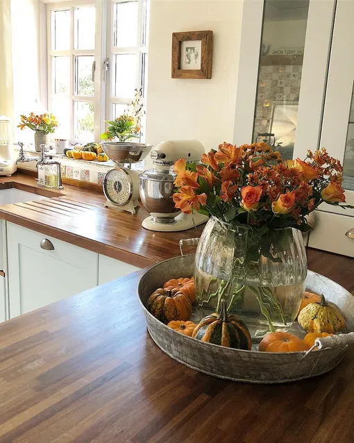 мини-тыквы на подносе мини-тыквы на подносе