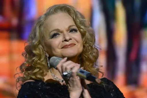 «Вы просто шикарны»: фотография помолодевшей Ларисы Долиной восхитила поклонников