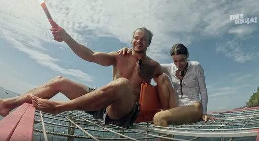 Степан Кузьменко, победный факел и Айза-Лилуна Ай Степан Кузьменко, победный факел и Айза-Лилуна Ай