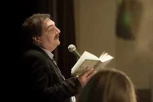 «Эх не добили мы тебя»: ведущий Дмитрий Быков рассказал о травле в школе «Эх не добили мы тебя»: ведущий Дмитрий Быков рассказал о травле в школе