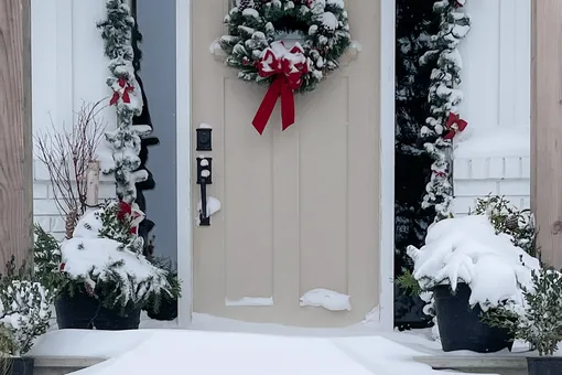 Как правильно убирать снег? 7 лайфхаков, которыми пользуются опытные дачники Как правильно убирать снег? 7 лайфхаков, которыми пользуются опытные дачники