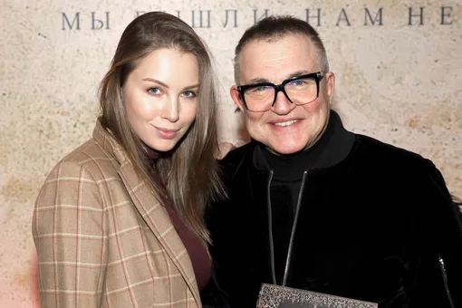 «Дмитрий сегодня улетел»: Полина Диброва прокомментировала сообщения о разводе с телеведущим