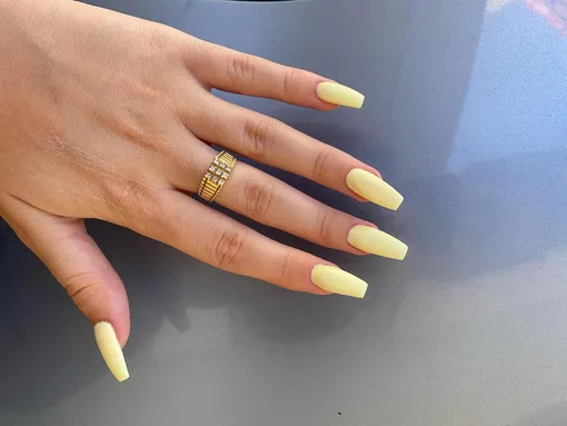 Денежный маникюр на май 2026