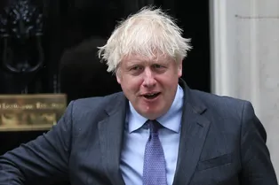 Внебрачные дети, золотые обои и другие неожиданные факты о Борисе Джонсоне, объявившем об отставке Внебрачные дети, золотые обои и другие неожиданные факты о Борисе Джонсоне, объявившем об отставке