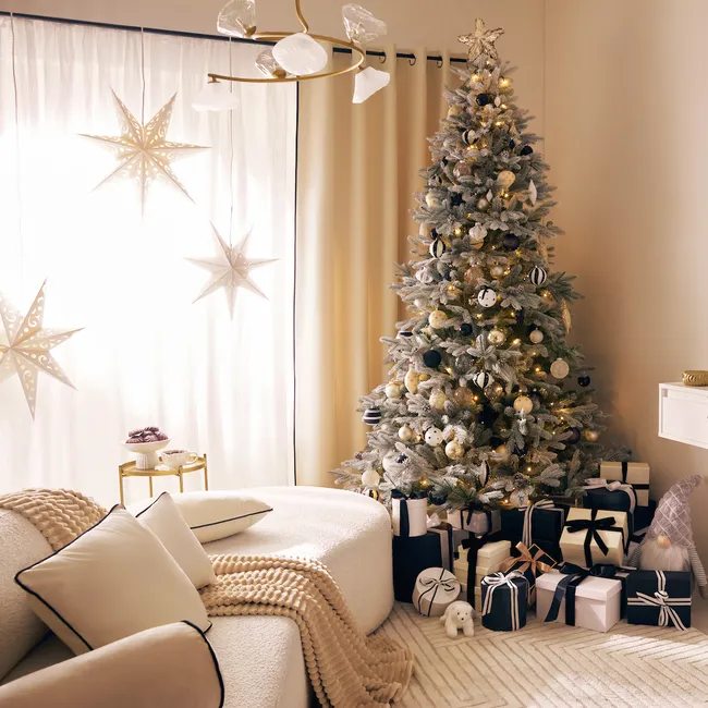 Надоела классическая елка? Вот новые способы украсить дом к Новому году 2026